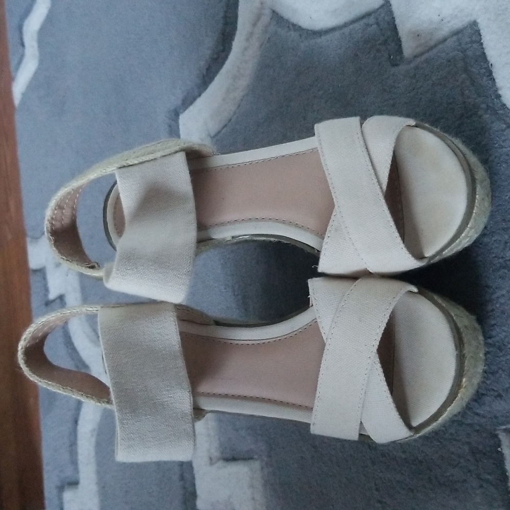 Beige woven sling back wedges